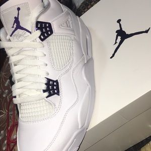 Jordan 4 metallic purple size 8.5,10,10.5